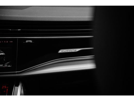 Audi Q8 55 TFSI e quattro Pro Line S Panoramadak | B&O premium 3D | Head-Up Display | Trekhaak | Elektris... ActivLease financial lease
