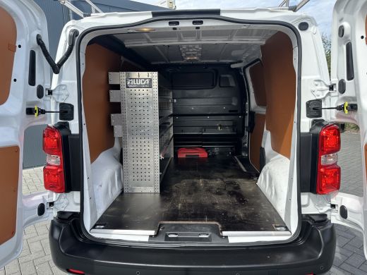 Citroën Jumpy 2.0 BlueHDI 123 PK / L2H1 / 1e EIG. / IMPERIAAL / TREKHAAK / 2.500 KG AHG / AIRCO / CRUISE ActivLease financial lease