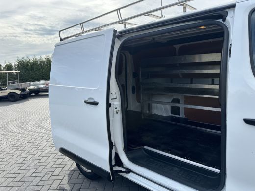 Citroën Jumpy 2.0 BlueHDI 123 PK / L2H1 / 1e EIG. / IMPERIAAL / TREKHAAK / 2.500 KG AHG / AIRCO / CRUISE ActivLease financial lease
