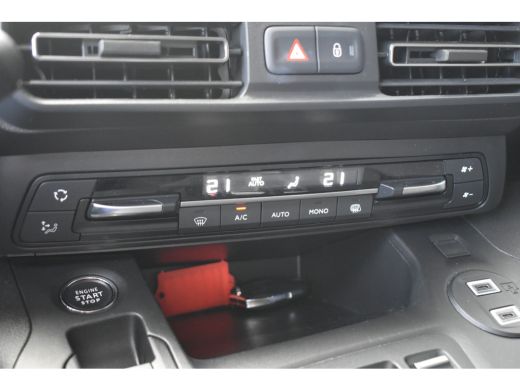 Fiat E-Doblò 136 L1 50 kWh 3 Fase | Adaptive Cruise | Betimmering | Stuurverwarming | Climate Control | Keyles... ActivLease financial lease