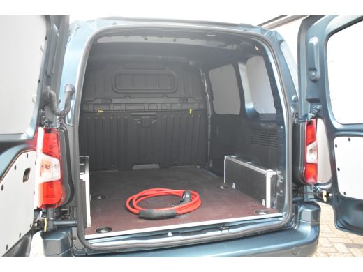 Fiat E-Doblò 136 L1 50 kWh 3 Fase | Adaptive Cruise | Betimmering | Stuurverwarming | Climate Control | Keyles... ActivLease financial lease