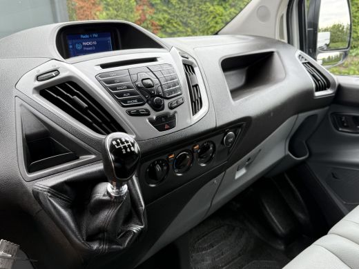 Ford Transit Custom 2.0 TDCI 130 PK / L1H1 / TREND / 2.5 TONS TREKHAAK / AIRCO / CRUISE / NAVI / INRICHTING / 3-ZITS ActivLease financial lease