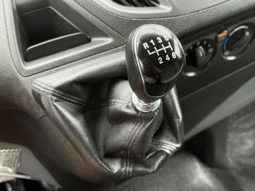 Ford Transit Custom 2.0 TDCI 130 PK / L1H1 / TREND / 2.5 TONS TREKHAAK / AIRCO / CRUISE / NAVI / INRICHTING / 3-ZITS ActivLease financial lease