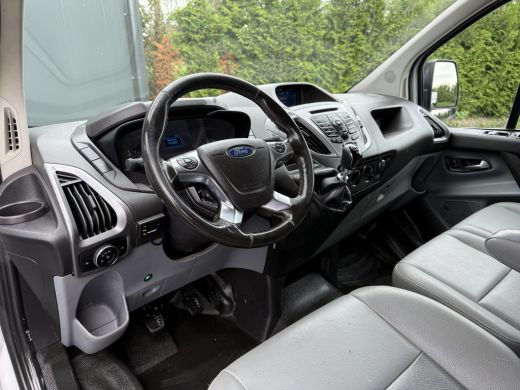 Ford Transit Custom 2.0 TDCI 130 PK / L1H1 / TREND / 2.5 TONS TREKHAAK / AIRCO / CRUISE / NAVI / INRICHTING / 3-ZITS ActivLease financial lease