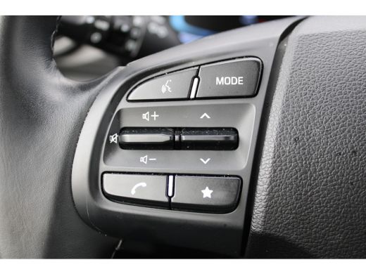 Hyundai i10 1.0 Comfort Automaat | Actieve rijbaanassistentie (LKA) | Isofix bevestigingspunten op de passagi... ActivLease financial lease