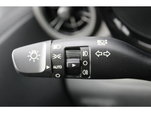 Hyundai i10 1.0 Comfort Automaat | Actieve rijbaanassistentie (LKA) | Isofix bevestigingspunten op de passagi... ActivLease financial lease