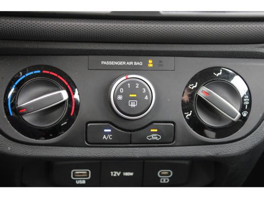 Hyundai i10 1.0 Comfort Automaat | Actieve rijbaanassistentie (LKA) | Isofix bevestigingspunten op de passagi... ActivLease financial lease