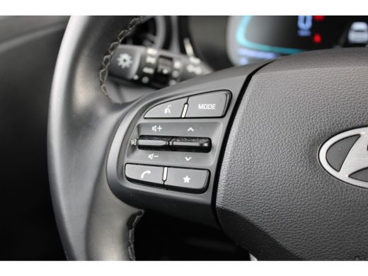 Hyundai i10 1.0 Comfort Smart | Achteruitrijcamera | Armsteun voor | Audio-navigatie full map ActivLease financial lease