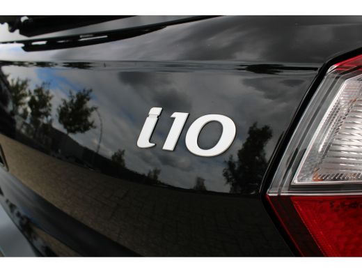 Hyundai i10 1.0 Comfort Smart | Achteruitrijcamera | Armsteun voor | Audio-navigatie full map ActivLease financial lease