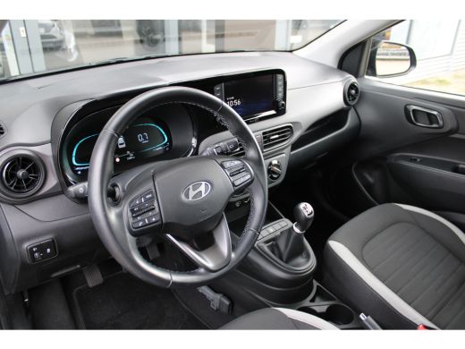 Hyundai i10 1.0 Comfort Smart | Achteruitrijcamera | Armsteun voor | Audio-navigatie full map ActivLease financial lease