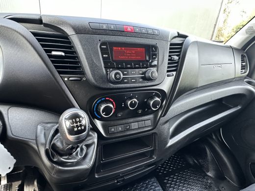 Iveco Daily 35C16 2.3 D 157 PK / ZEER NETJES !! / HYDRAULISCHE LAADKLEP / BAKWAGEN / 65.983 KM ! / AIRCO / DU... ActivLease financial lease