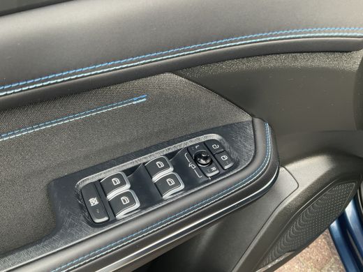 Lynk & Co 01 1.5 262pk PHEV Panodak Zwarte hemel 360° Cam Plug in ActivLease financial lease