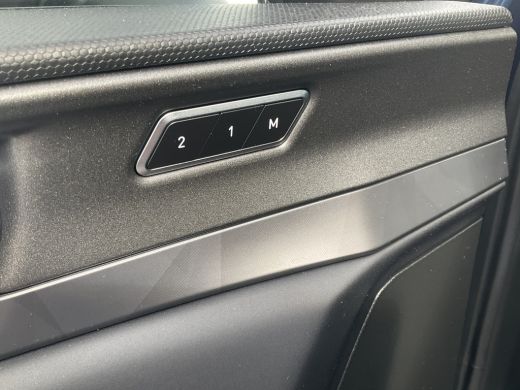 Lynk & Co 01 1.5 262pk PHEV Panodak Zwarte hemel 360° Cam Plug in ActivLease financial lease