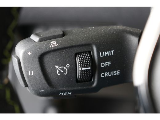 Peugeot 2008 1.2 PureTech 130PK EAT8 GT | Navi | Adaptive Cruise | Clima | Camera V+A | Parkeersensoren V+A | ... ActivLease financial lease
