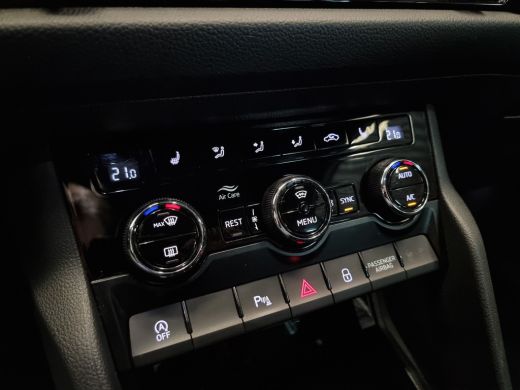 Skoda Kodiaq 1.5 TSI Sportline Business navi | trekhaak | dealer onderhouden | stoel en stuurverwarming | spor... ActivLease financial lease