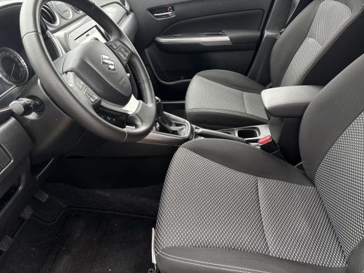 Suzuki Vitara 1.0 Boosterjet Select Stoelverwarming | Navigatiesysteem | Apple CarPlay & Android Auto | Verwarm... ActivLease financial lease