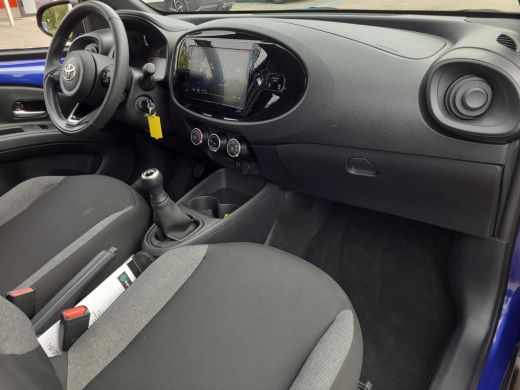 Toyota Aygo 1.0 VVT-i MT Play | Apple CarPlay | Adaptive Cruise | Rijklaarprijs incl. garantie | ActivLease financial lease