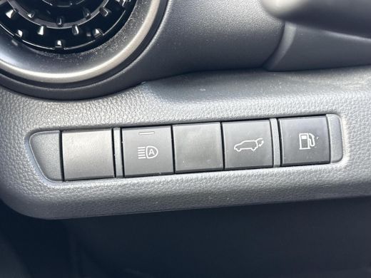 Toyota C-HR 1.8 Hybrid 140 First Edition **NAVIGATIE/ DODEHOEK DETECTIE/ 360 CAMERA/ PARKEERSENSOREN VOOR EN ... ActivLease financial lease