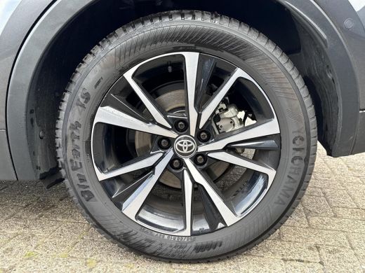 Toyota C-HR 1.8 Hybrid 140 First Edition **NAVIGATIE/ DODEHOEK DETECTIE/ 360 CAMERA/ PARKEERSENSOREN VOOR EN ... ActivLease financial lease