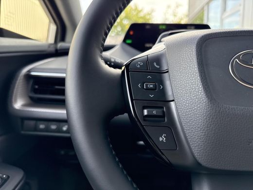 Toyota Prius 2.0 Plug-in Executive **NAVIGATIE/ STOEL EN STUURWIELVERWARMING/ DODEHOEK DETECTIE/ CAMERABEELD I... ActivLease financial lease
