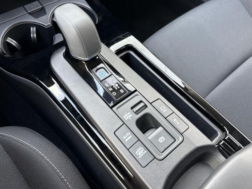 Toyota Prius 2.0 Plug-in Executive **NAVIGATIE/ STOEL EN STUURWIELVERWARMING/ DODEHOEK DETECTIE/ CAMERABEELD I... ActivLease financial lease