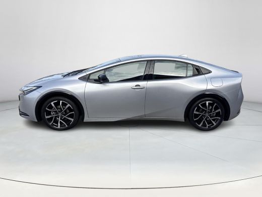 Toyota Prius 2.0 Plug-in Executive **NAVIGATIE/ STOEL EN STUURWIELVERWARMING/ DODEHOEK DETECTIE/ CAMERABEELD I... ActivLease financial lease
