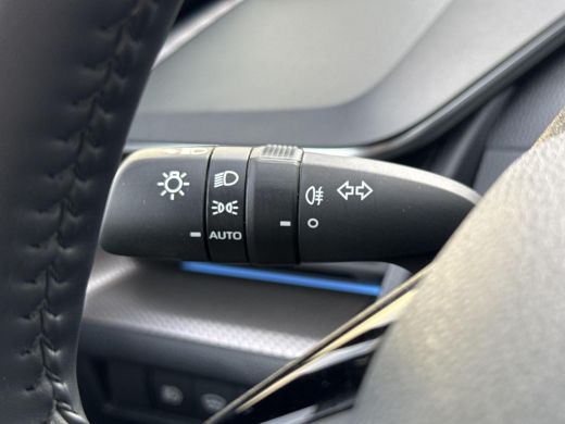 Toyota Prius 2.0 Plug-in Executive **NAVIGATIE/ STOEL EN STUURWIELVERWARMING/ DODEHOEK DETECTIE/ CAMERABEELD I... ActivLease financial lease