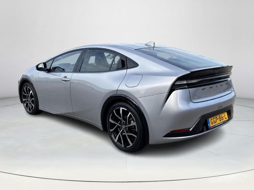 Toyota Prius 2.0 Plug-in Executive **NAVIGATIE/ STOEL EN STUURWIELVERWARMING/ DODEHOEK DETECTIE/ CAMERABEELD I... ActivLease financial lease