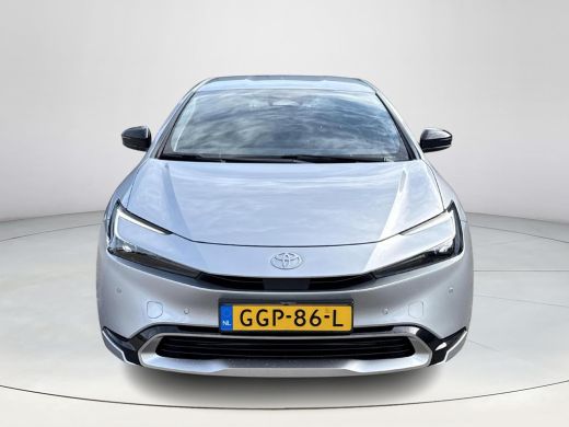 Toyota Prius 2.0 Plug-in Executive **NAVIGATIE/ STOEL EN STUURWIELVERWARMING/ DODEHOEK DETECTIE/ CAMERABEELD I... ActivLease financial lease