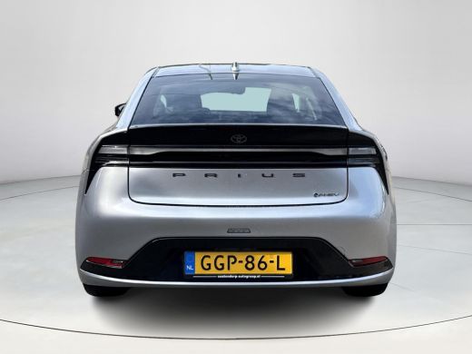 Toyota Prius 2.0 Plug-in Executive **NAVIGATIE/ STOEL EN STUURWIELVERWARMING/ DODEHOEK DETECTIE/ CAMERABEELD I... ActivLease financial lease