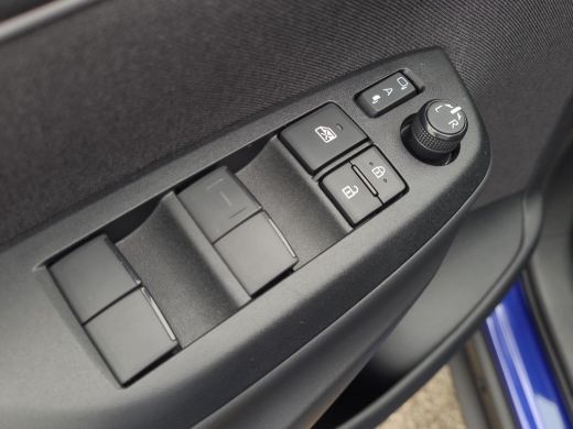 Toyota Yaris Cross 1.5 Hybrid 115 First Edition Comfort Pack | Apple CarPlay | Parkeersensoren | Blindspot | Stuurve... ActivLease financial lease