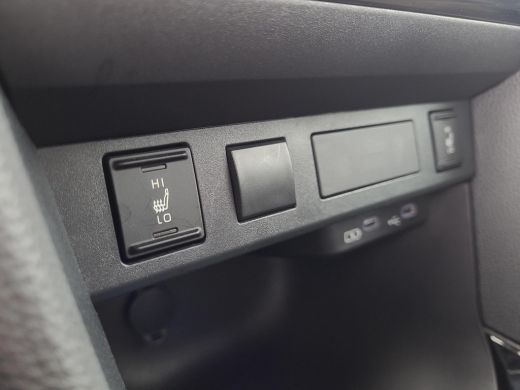 Toyota Yaris Cross 1.5 Hybrid 115 First Edition Comfort Pack | Apple CarPlay | Parkeersensoren | Blindspot | Stuurve... ActivLease financial lease
