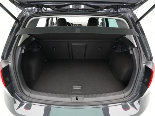 Volkswagen e-Golf E-DITION Navigatie Pdc Acc 17'' Lm Velgen 218 ActivLease financial lease