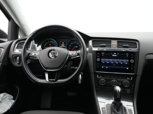 Volkswagen e-Golf E-DITION Navigatie Pdc Acc 17'' Lm Velgen 218 ActivLease financial lease