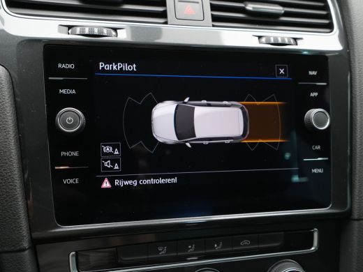 Volkswagen e-Golf E-DITION Navigatie Pdc Acc 17'' Lm Velgen 218 ActivLease financial lease