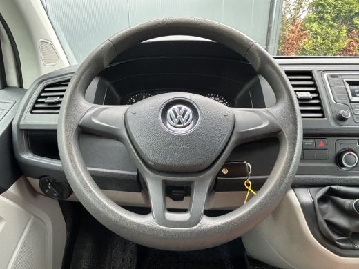 Volkswagen Transporter 2.0 TDI 102 PK / L2H1 / 1e EIG. / ALUCA INRICHTING / IMPERIAAL / TREKHAAK / AIRCO / CRUISE / BLUE... ActivLease financial lease