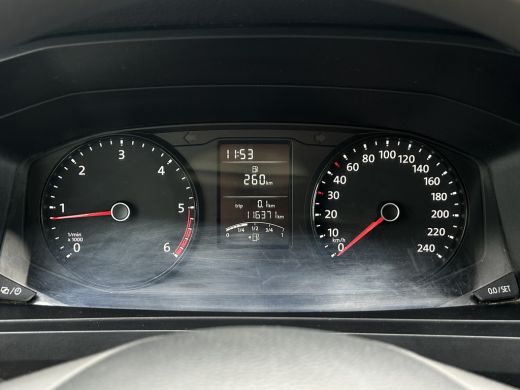 Volkswagen Transporter 2.0 TDI 102 PK / L2H1 / 1e EIG. / ALUCA INRICHTING / IMPERIAAL / TREKHAAK / AIRCO / CRUISE / BLUE... ActivLease financial lease