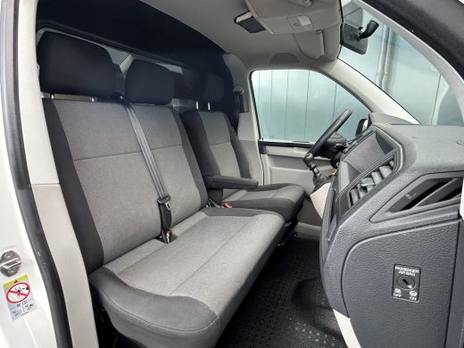 Volkswagen Transporter 2.0 TDI 102 PK / L2H1 / 1e EIG. / ALUCA INRICHTING / IMPERIAAL / TREKHAAK / AIRCO / CRUISE / BLUE... ActivLease financial lease