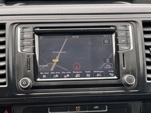Volkswagen Transporter 2.0 TDI 150 PK / L2H1 / 1e EIG. / AIRCO / NAVI / 2X SCHUIFDEUR / 3-ZITS / TREKHAAK / INRICHTING /... ActivLease financial lease