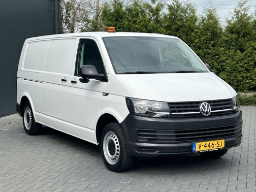 Volkswagen Transporter 2.0 TDI 150 PK / L2H1 / 1e EIG. / AIRCO / NAVI / 2X SCHUIFDEUR / 3-ZITS / TREKHAAK / INRICHTING /... ActivLease financial lease