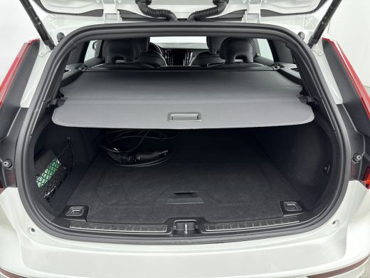 Volvo  V60 2.0 T6 Plug-in hybrid AWD Plus Dark | Trekhaak | PDC + 360 camera | Lederen bekleding | Stoel + S... ActivLease financial lease