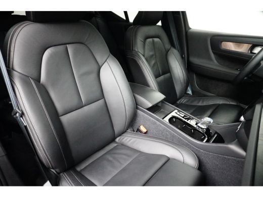 Volvo  XC40 1.5 T5 Recharge R-Design | Trekhaak | 360 Camera | Panoramadak | Harman/Kardon | Adaptive Cruise ActivLease financial lease