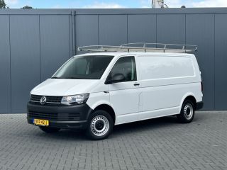 Volkswagen Transporter 2.0 TDI 102 PK / L2H1 / 1e EIG. / ALUCA INRICHTING / IMPERIAAL / TREKHAAK / AIRCO / CRUISE / BLUE... Volkswagen Transporter 2.0 TDI 102 PK / L2H1 / 1e EIG. / ALUCA INRICHTING / IMPERIAAL / TREKHAAK / AIRCO / CRUISE / BLUE...