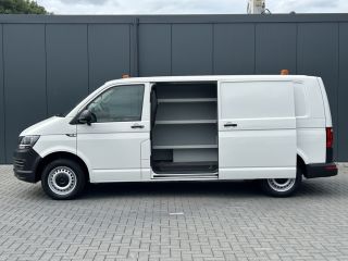 Volkswagen Transporter 2.0 TDI 150 PK / L2H1 / 1e EIG. / AIRCO / NAVI / 2X SCHUIFDEUR / 3-ZITS / TREKHAAK / INRICHTING /...