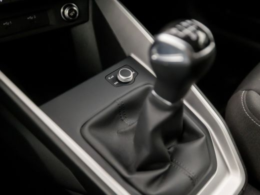 Audi A1 Sportback Sportback 25 TFSI Sport (APPLE CARPLAY, GROOT NAVI, VIRTUAL COCKPIT, LM VELGEN, PARKEERSENSOREN, ... ActivLease financial lease