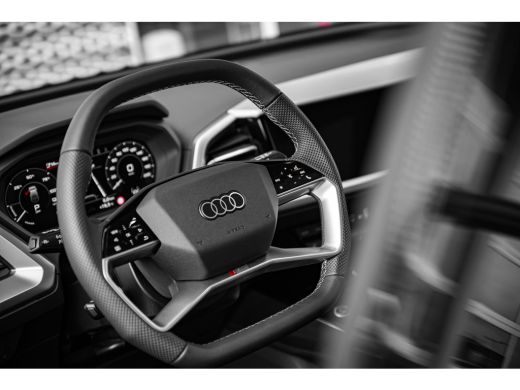 Audi Q4 e-tron S edition | Achterklep, automatisch bedienbaar | Achteruitrijcamera | Adaptive cruise control ActivLease financial lease