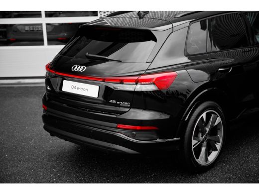 Audi Q4 e-tron S edition | Achterklep, automatisch bedienbaar | Achteruitrijcamera | Adaptive cruise control ActivLease financial lease