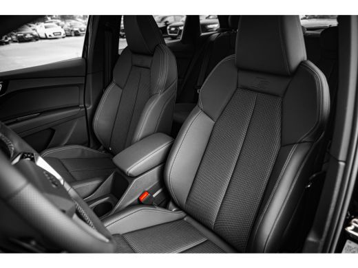 Audi Q4 e-tron S edition | Achterklep, automatisch bedienbaar | Achteruitrijcamera | Adaptive cruise control ActivLease financial lease