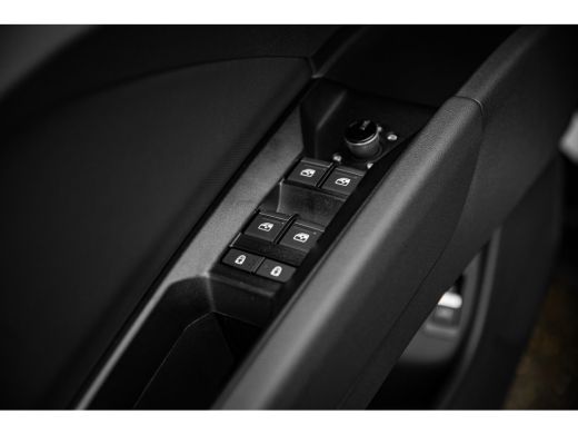 Audi Q4 e-tron S edition | Achterklep, automatisch bedienbaar | Achteruitrijcamera | Adaptive cruise control ActivLease financial lease