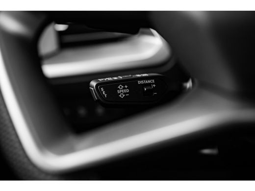 Audi Q4 e-tron S edition | Achterklep, automatisch bedienbaar | Achteruitrijcamera | Adaptive cruise control ActivLease financial lease